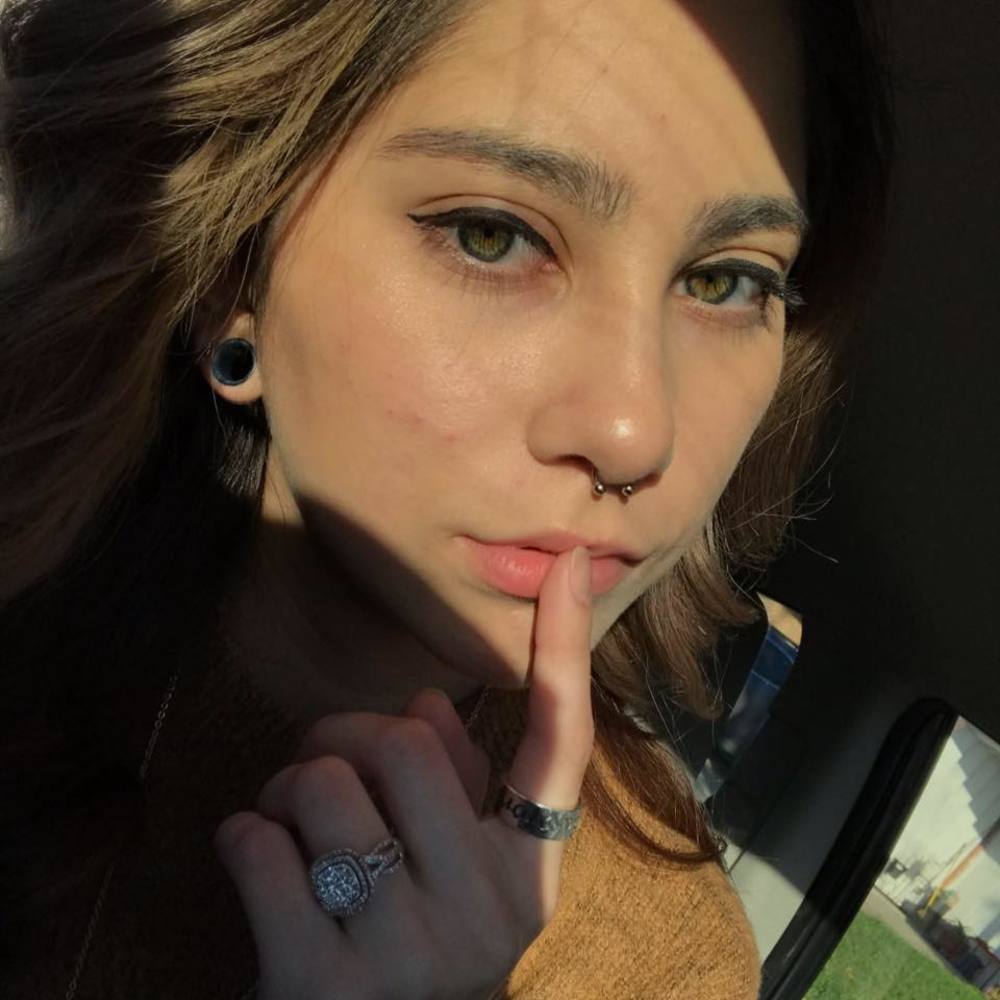 Meet your Posher, Alicia